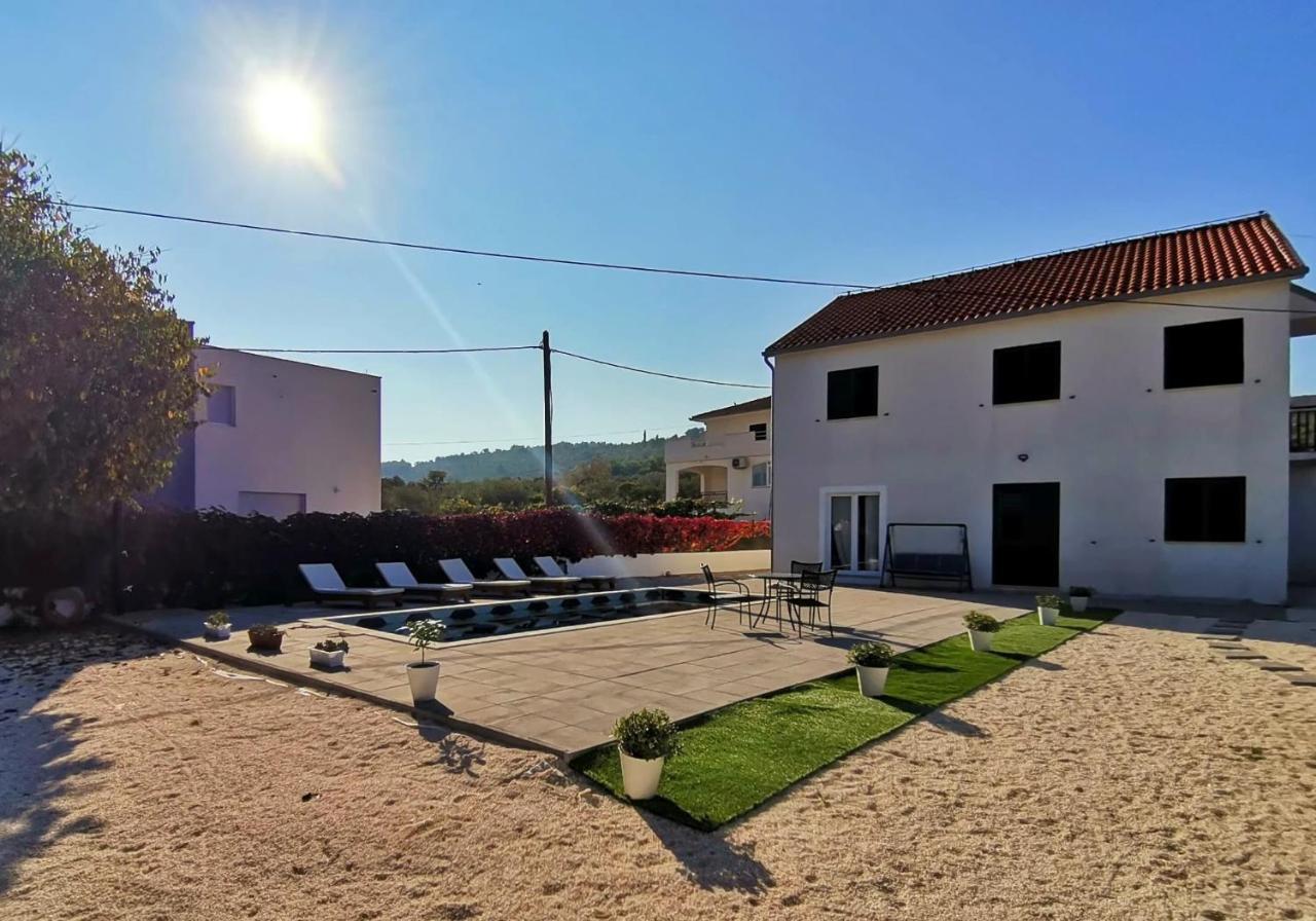 Holliday Home Nino Slatine Exterior foto